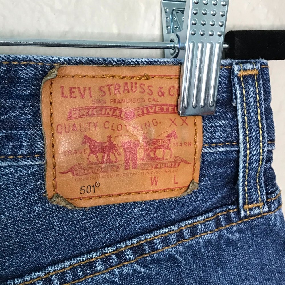 Levi's Blue Denim Cut-off Button Front 501 Short - Picture 4 of 8
